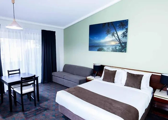 Bay Hotel Motel