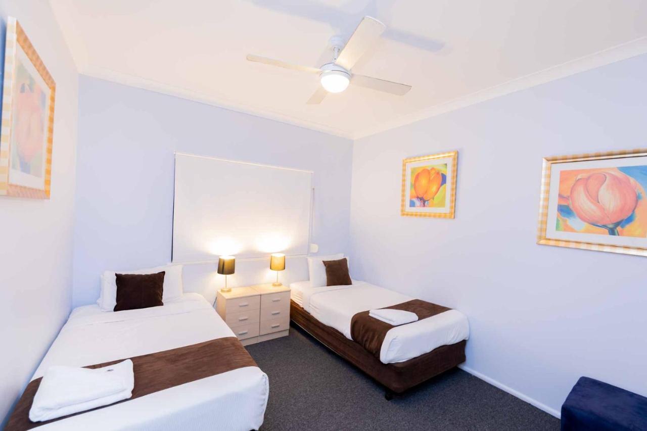 Bay Motel